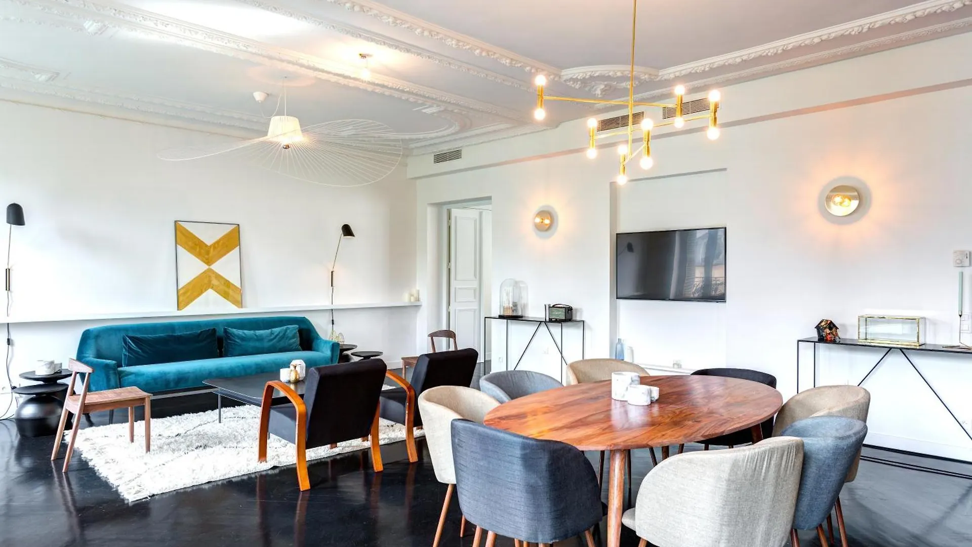 Drouot Luxe Apartment Paris