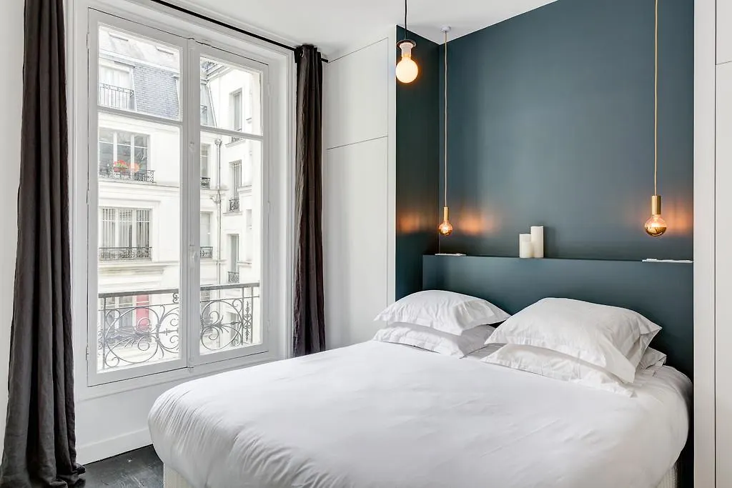 Drouot Luxe Apartment Paris France