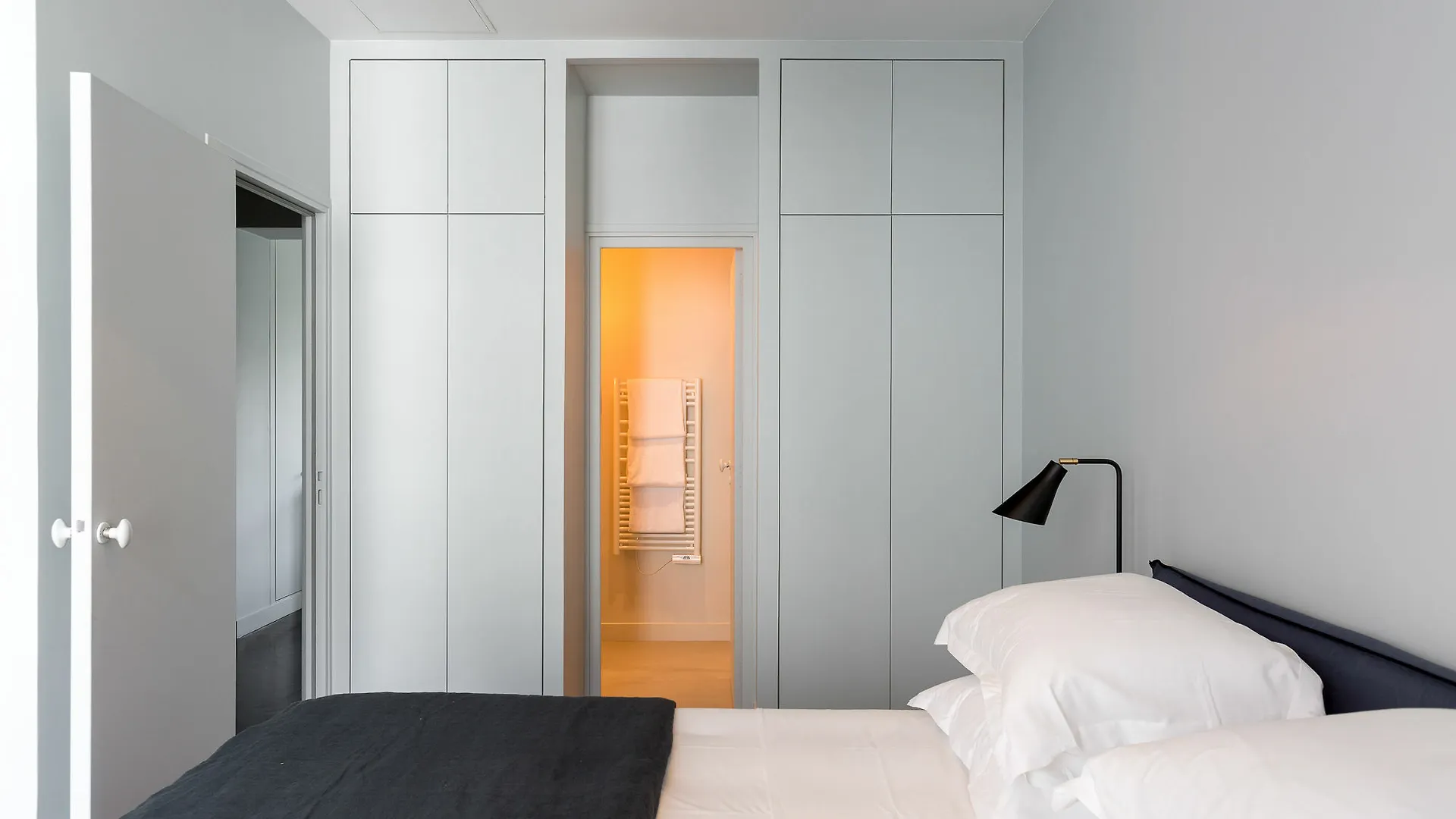 Drouot Luxe Apartment Paris France
