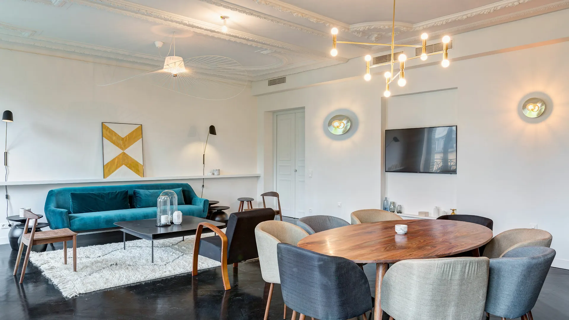 Drouot Luxe Apartment Paris France